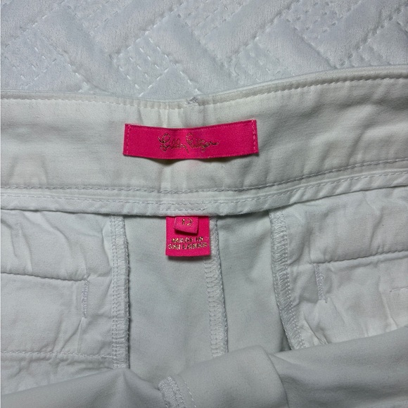Lilly Pulitzer | White Shara Stretch Mid-Rise 7” Shorts - Picture 4 of 5